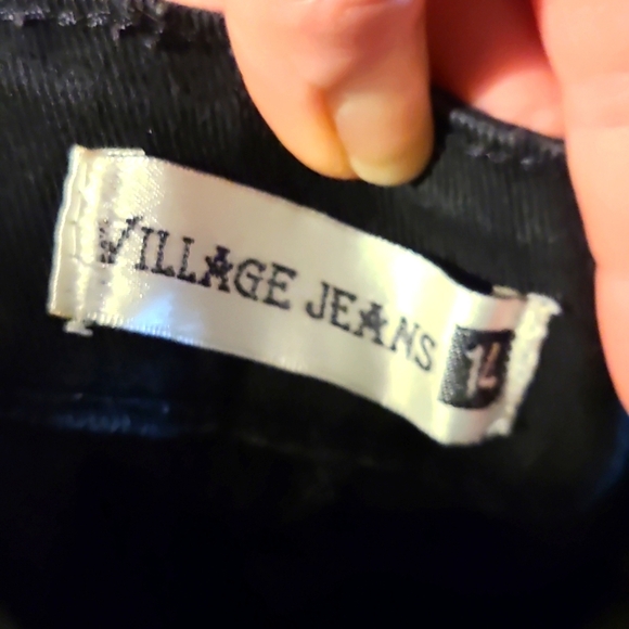 Village Jeans Black Jean Shorts - Picture 2 of 5